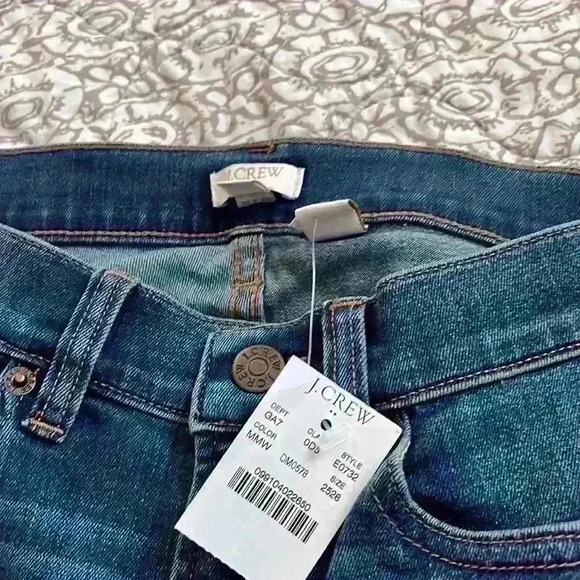 NWT Jcrew skinny jeans- petite inseam - Picture 3 of 4